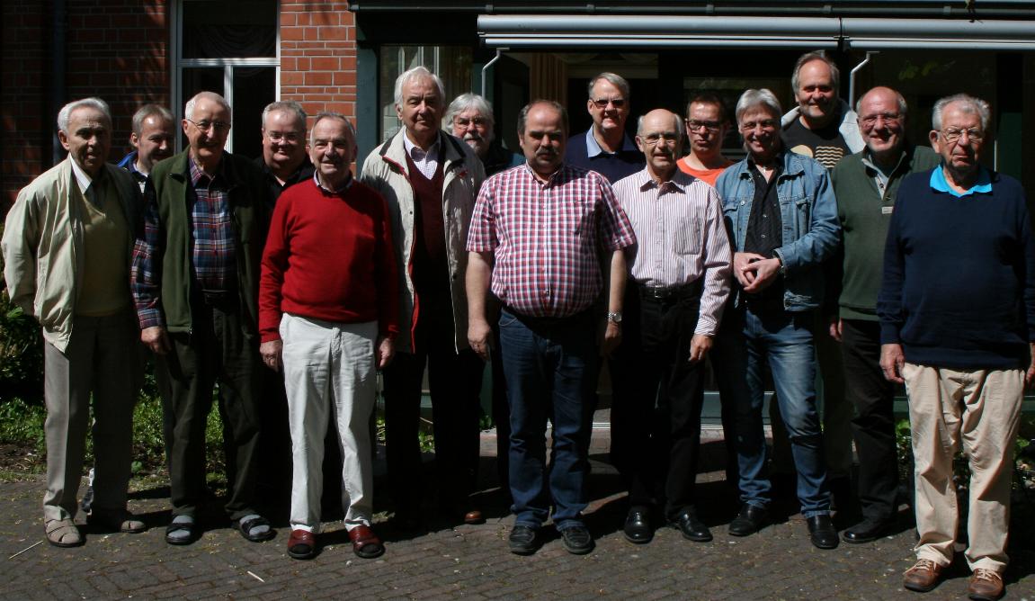 Alle Seminarteilnehmer des Dortmunder SV vor dem Parkhotel in Kevelaer 2015