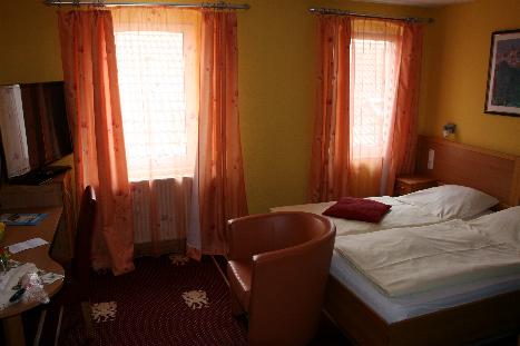 Zimmer Nr.2 im Hotel Meyer-Pilz
