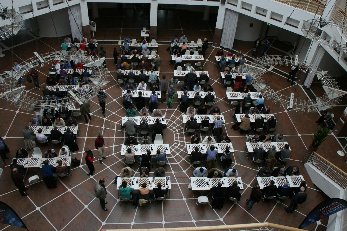 Blick von der 2.Etage in die B�rgerhalle des Dortmunder Rathauses
